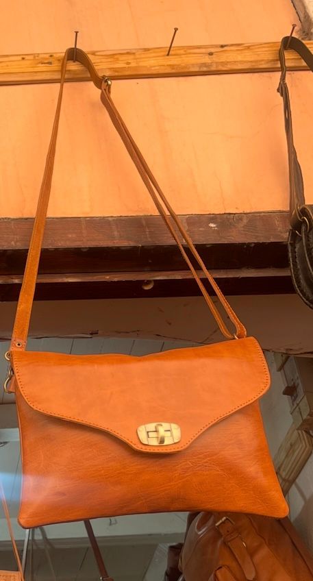 Discover the Magic of Heritage with the Luxury Leather Bag – Your Companion for Every Occasion